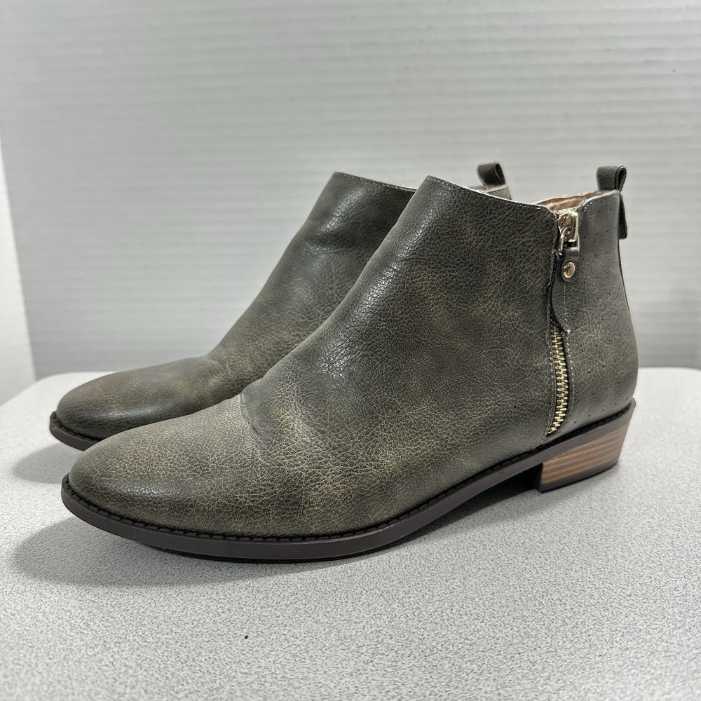 Journee Collection Women's 8.5 Ellis Zip Up Bootie In‎ Faux Leather